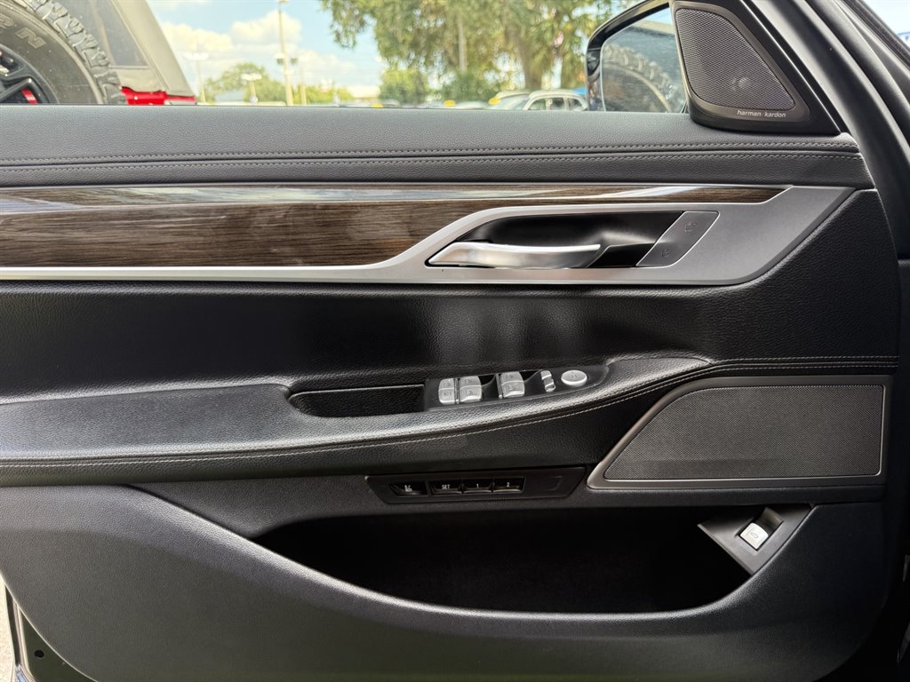 2019 BMW 740i - $21,995