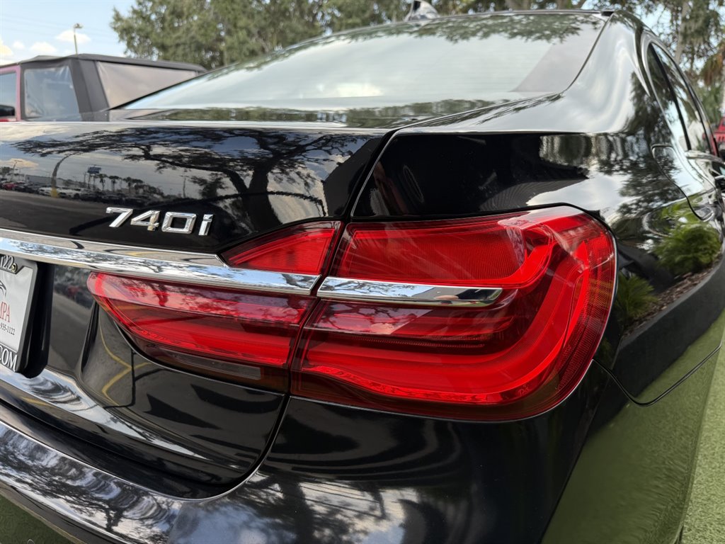 2019 BMW 740i - $21,995