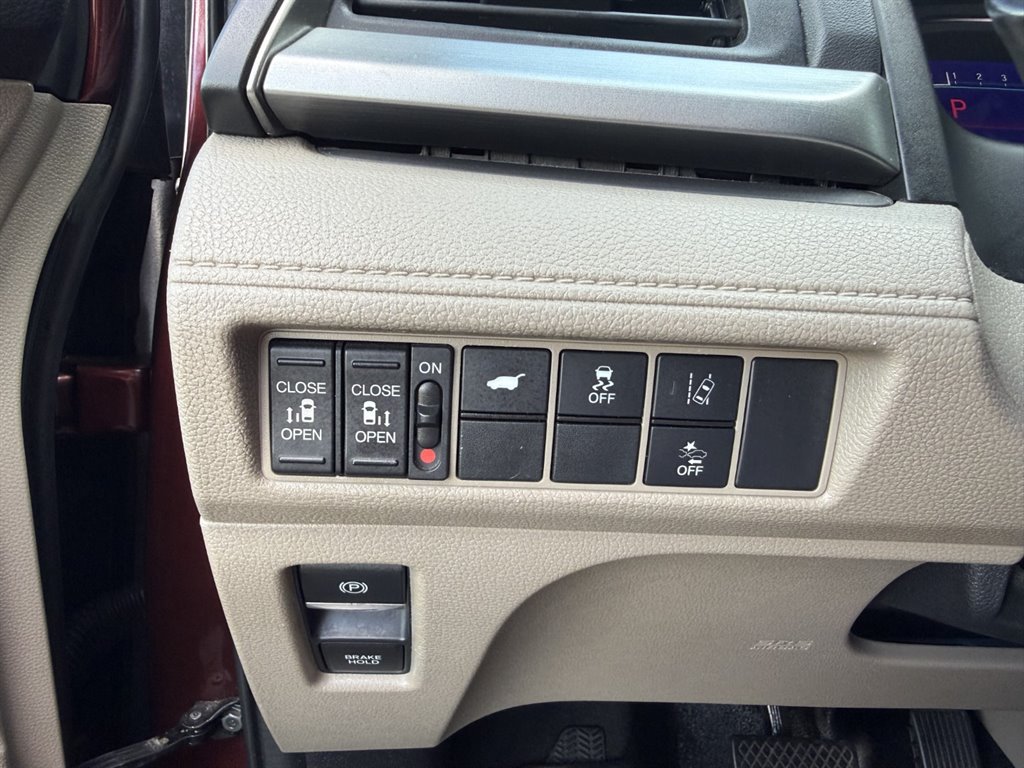 2018 Honda Odyssey - $20,995