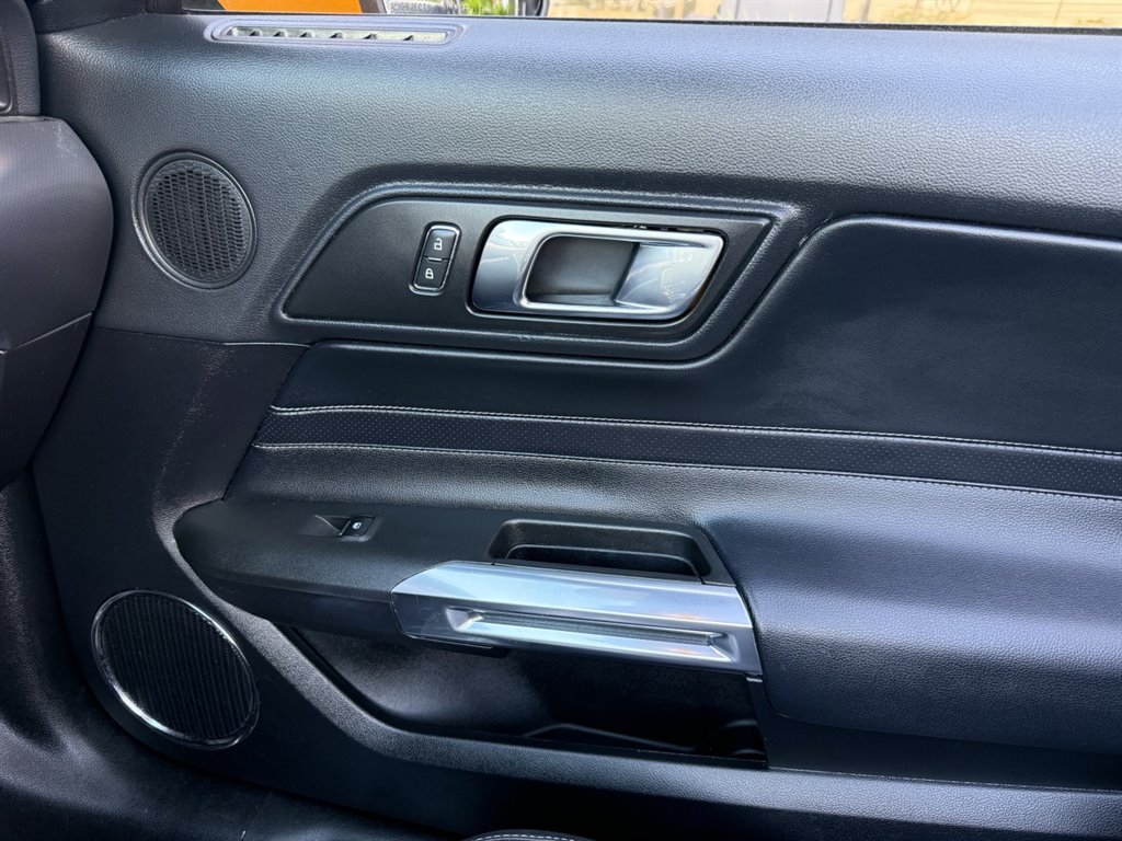 2018 Ford Mustang - $19,995