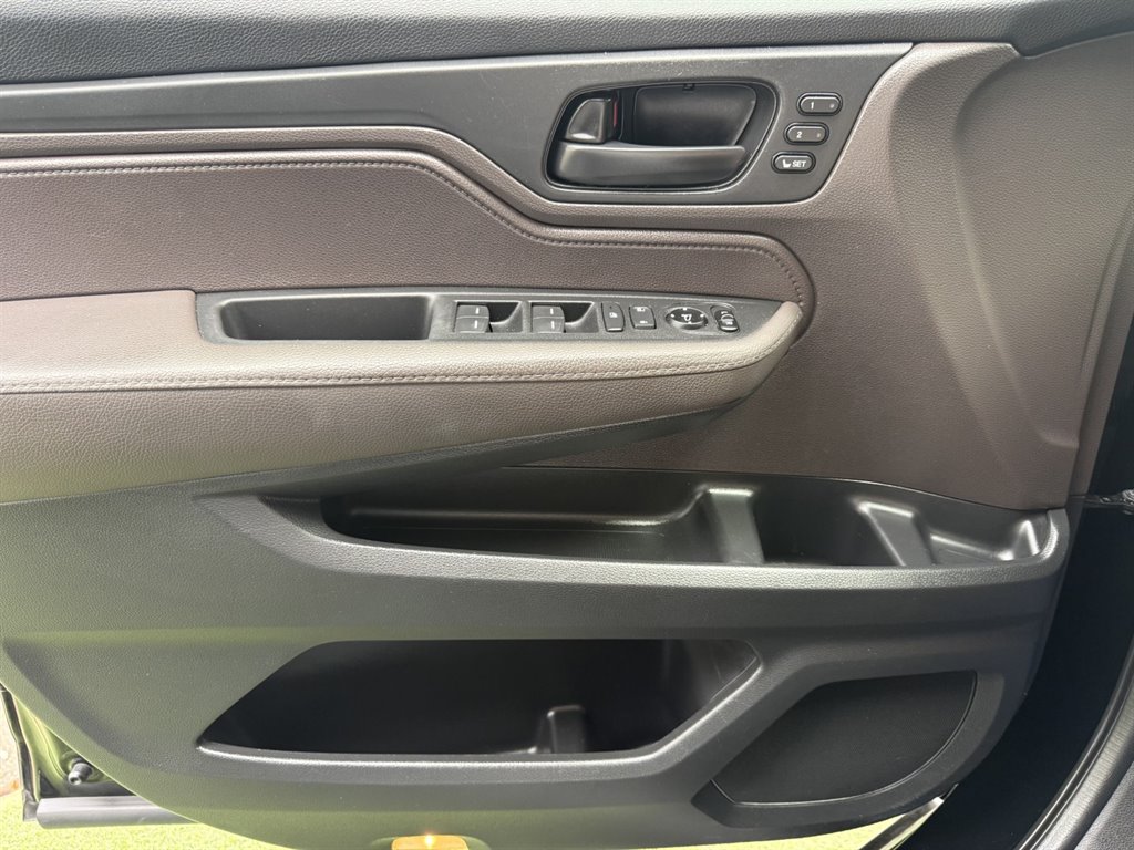 2018 Honda Odyssey - $18,995