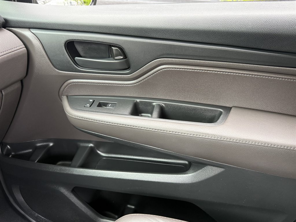 2018 Honda Odyssey - $18,995