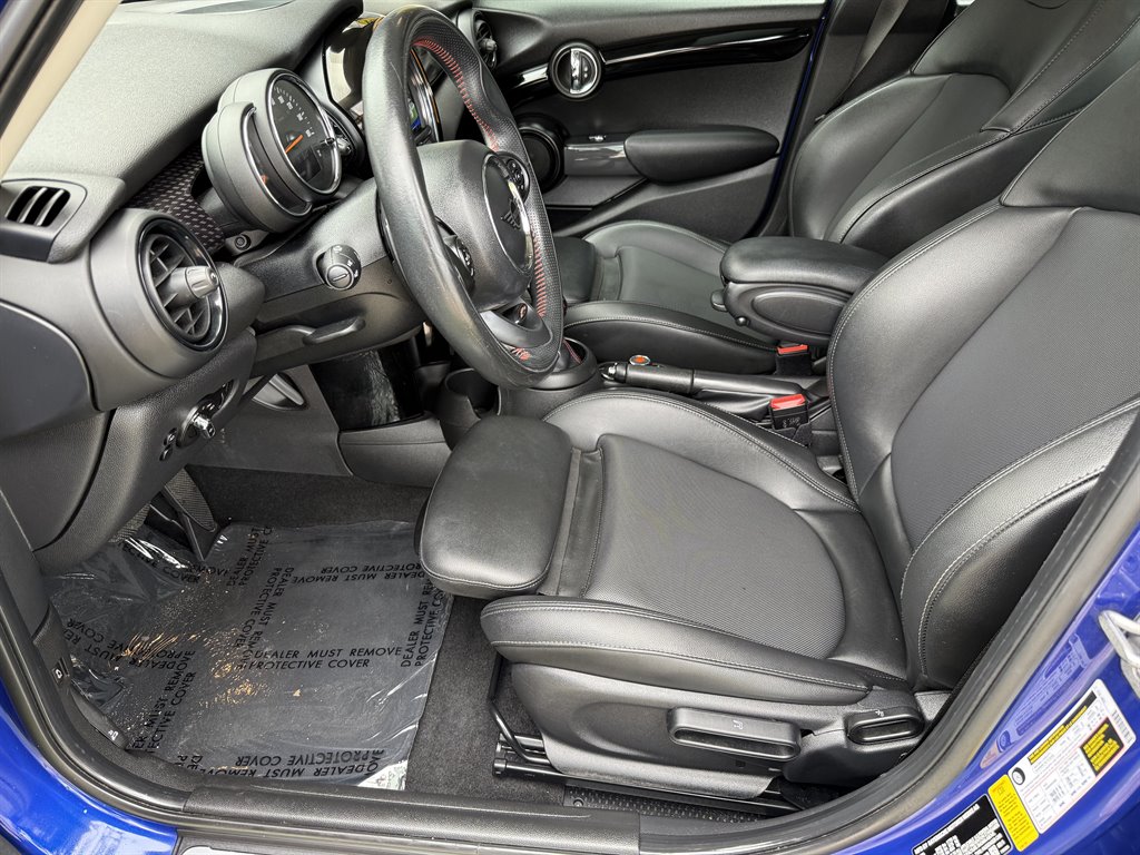 2021 MINI Hardtop - $17,995