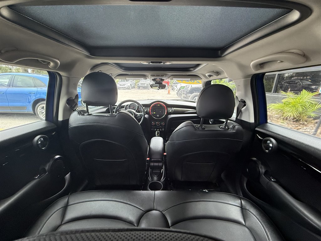 2021 MINI Hardtop - $17,995