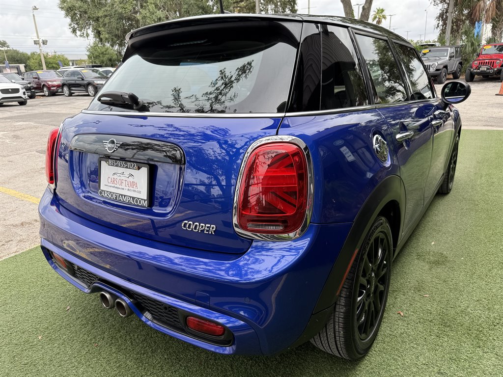 2021 MINI Hardtop - $17,995