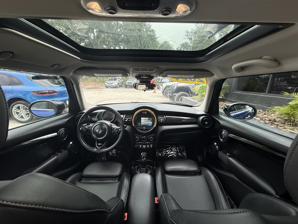 2021 MINI Hardtop - $17,995