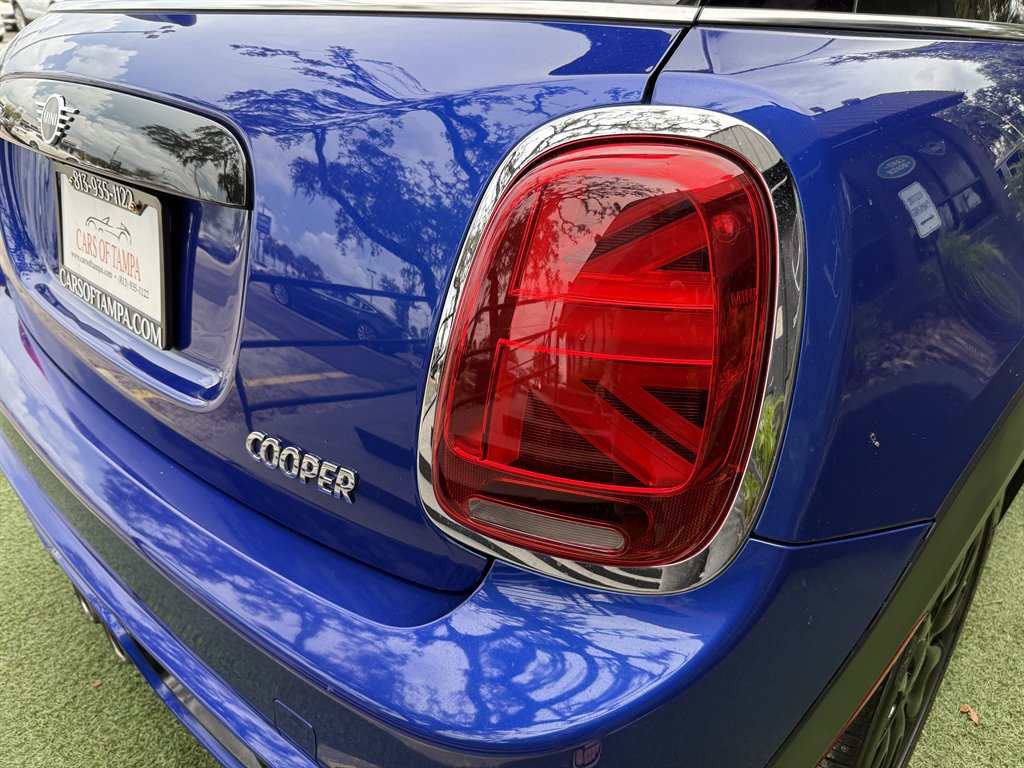2021 MINI Hardtop - $17,995
