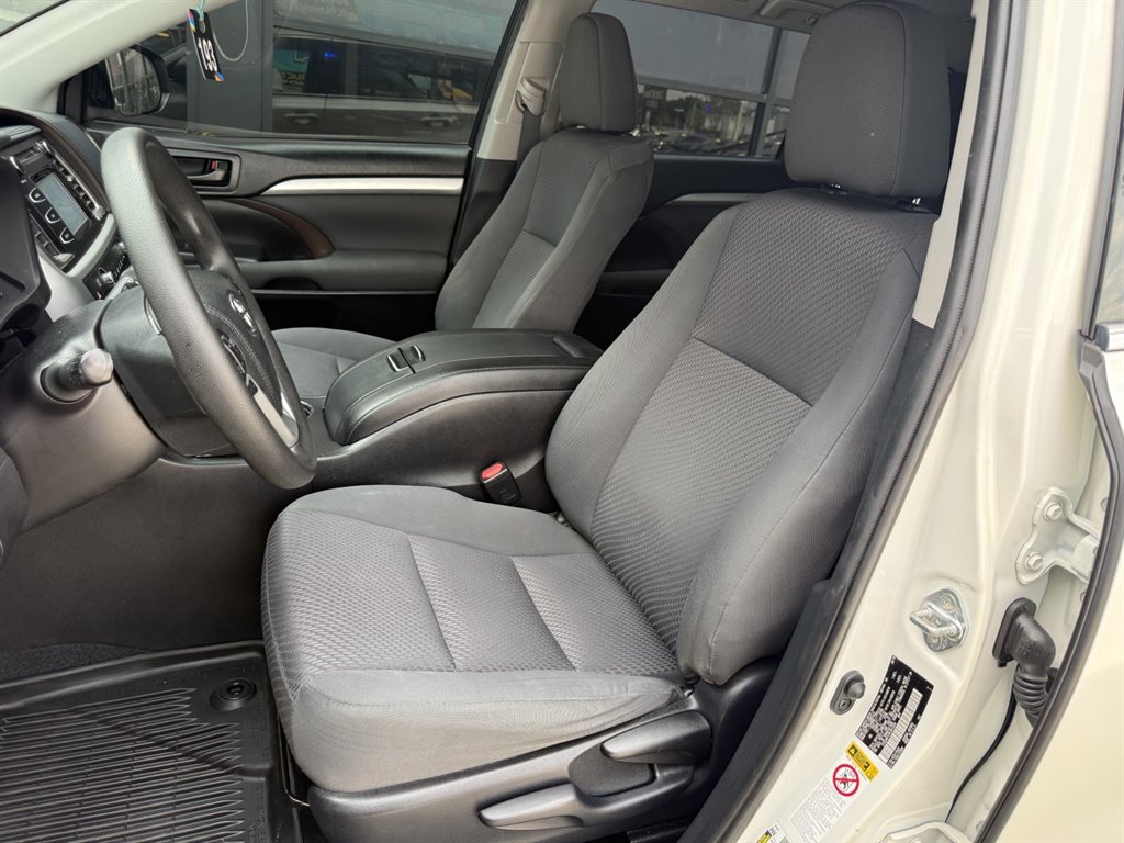 2019 Toyota Highlander - $24,995