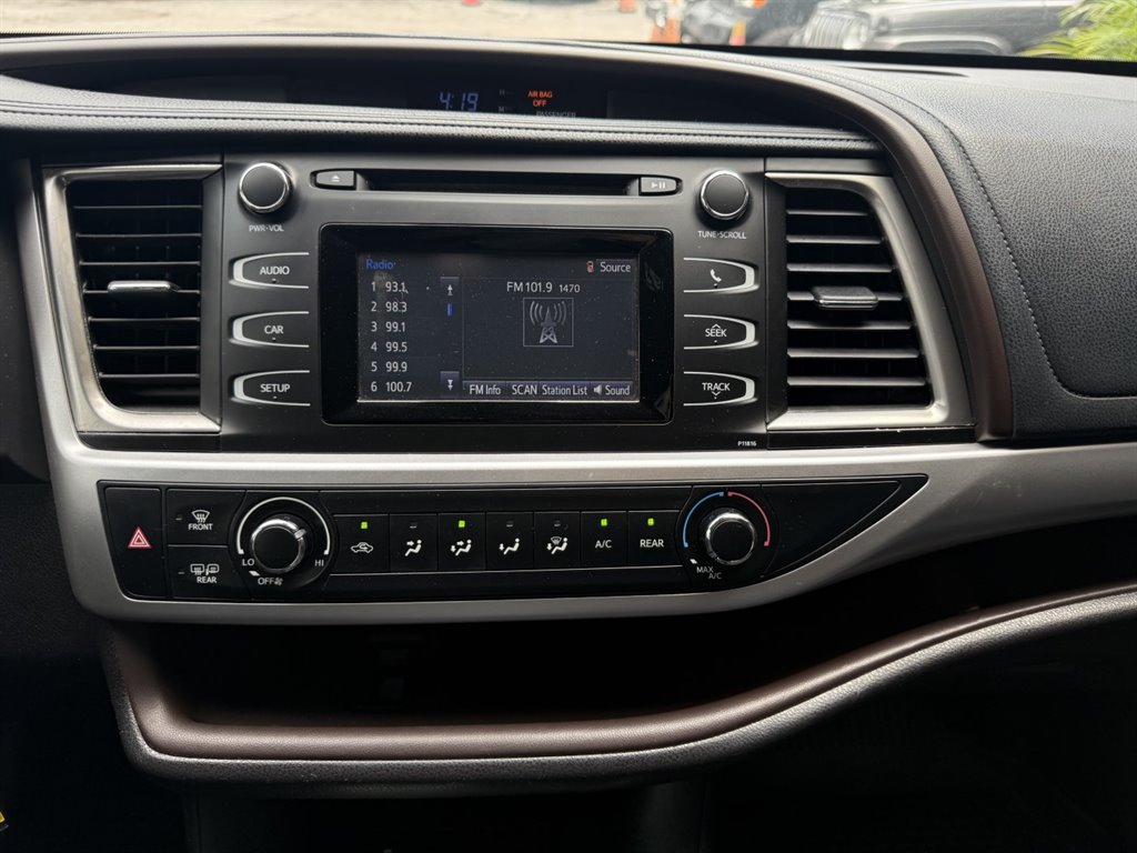 2019 Toyota Highlander - $24,995