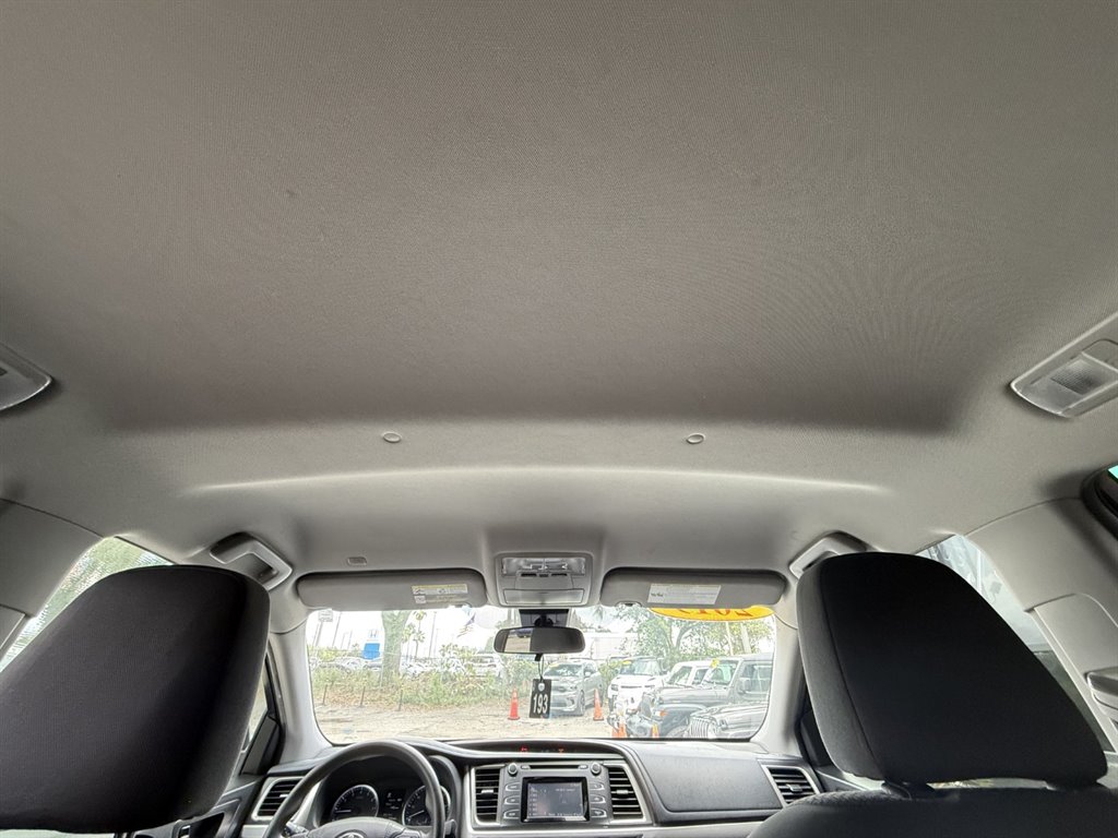 2019 Toyota Highlander - $24,995
