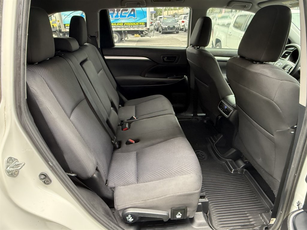 2019 Toyota Highlander - $24,995
