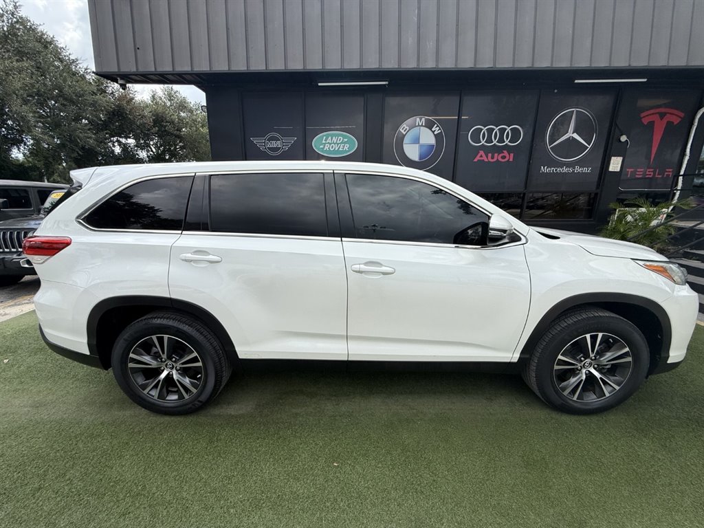 2019 Toyota Highlander - $24,995