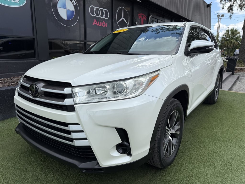 2019 Toyota Highlander - $24,995