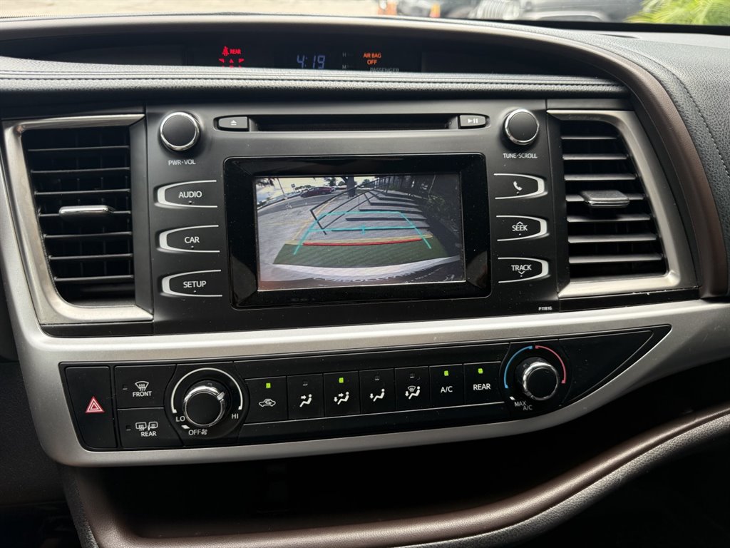 2019 Toyota Highlander - $24,995