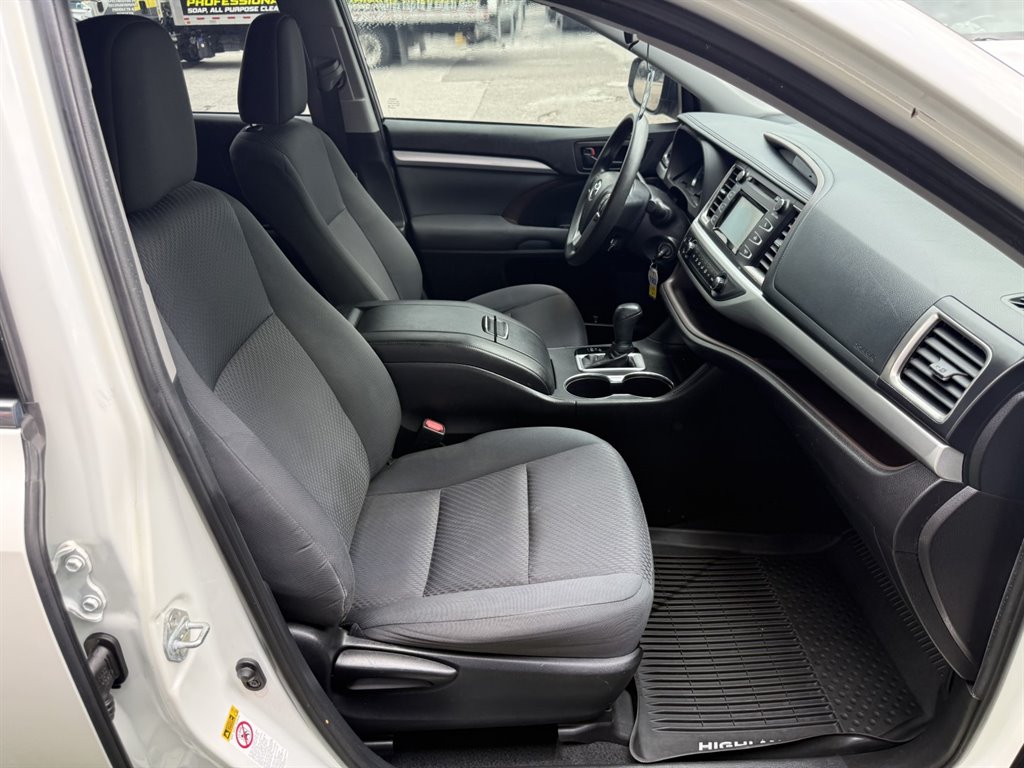 2019 Toyota Highlander - $24,995