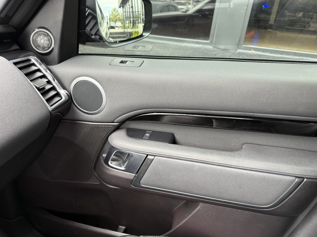 2019 Land Rover Discovery - $17,995