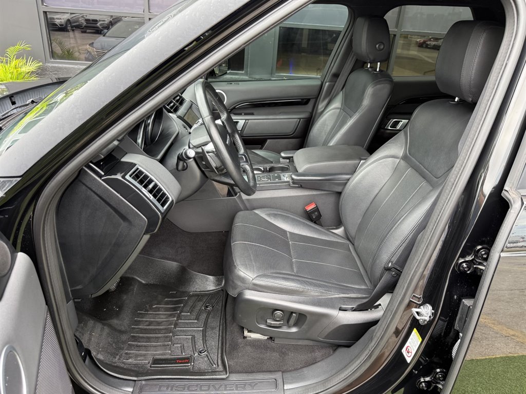 2019 Land Rover Discovery - $17,995