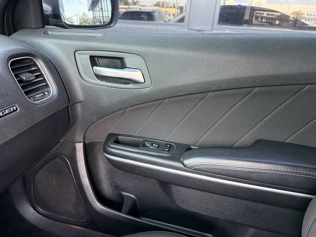 2020 Dodge Charger - $17,995