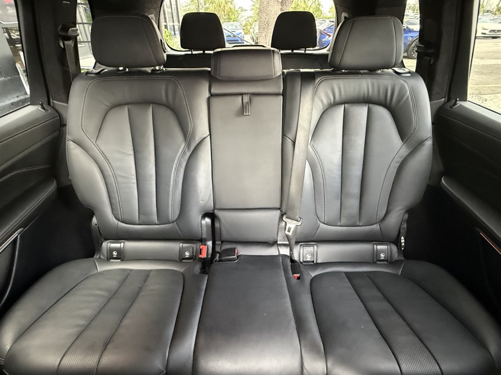 2022 BMW X7 - $39,995