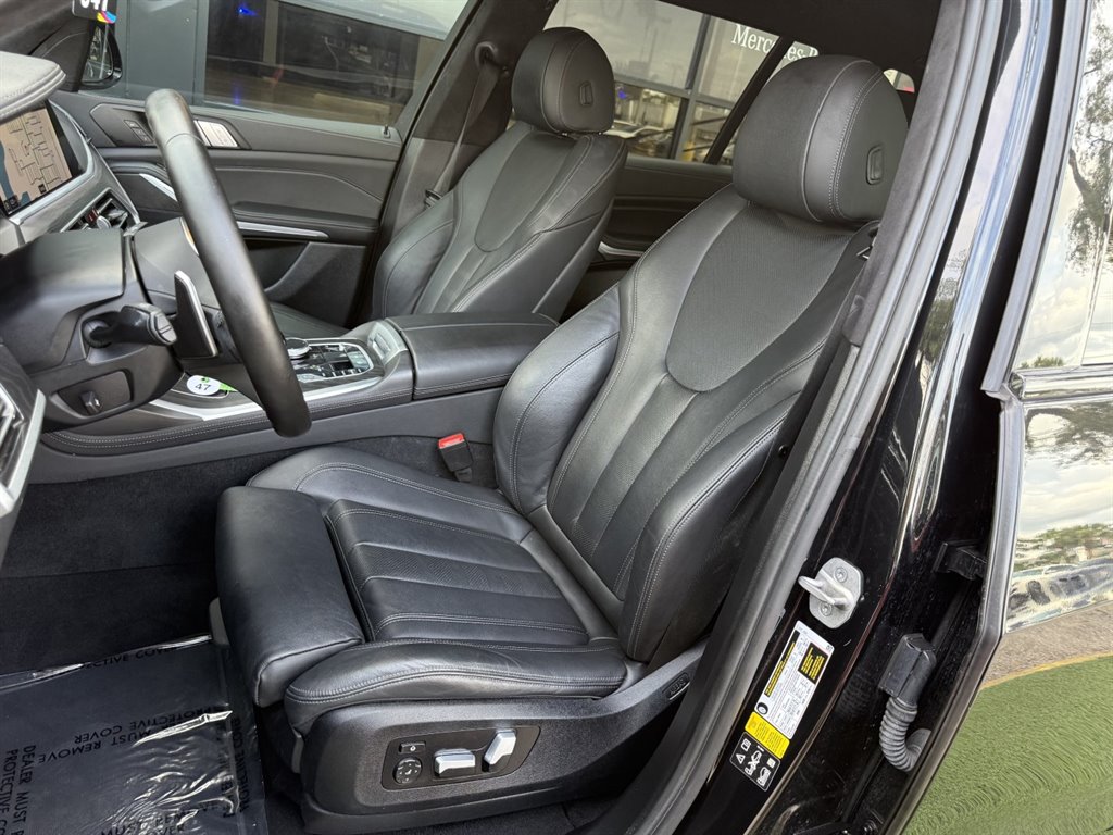2022 BMW X7 - $39,995