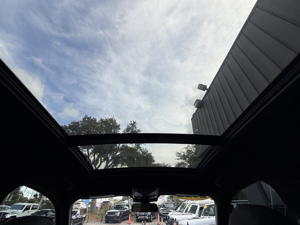 2022 BMW X7 - $39,995