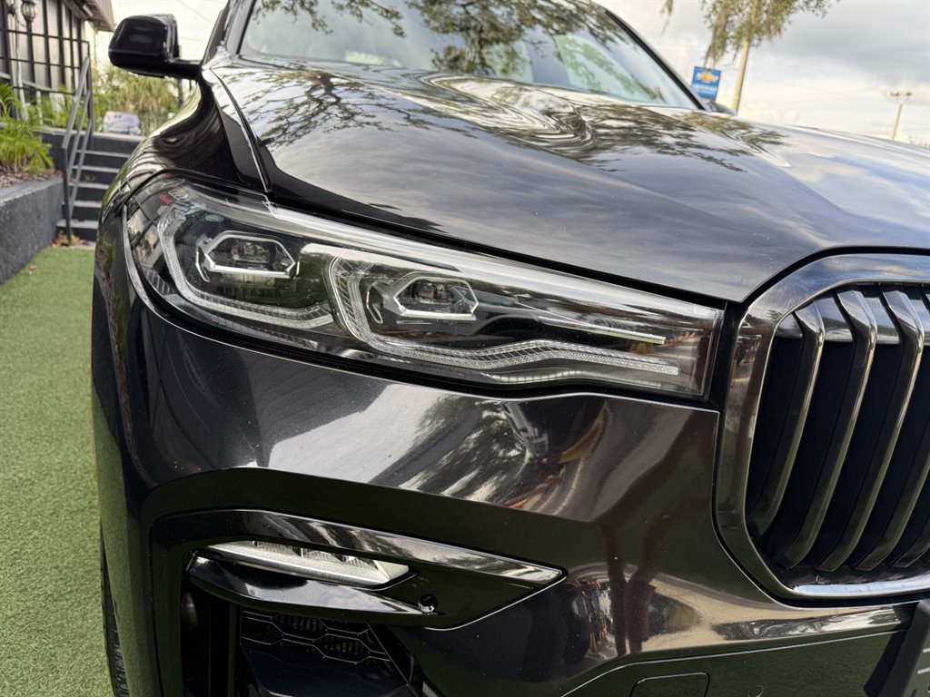 2022 BMW X7 - $39,995