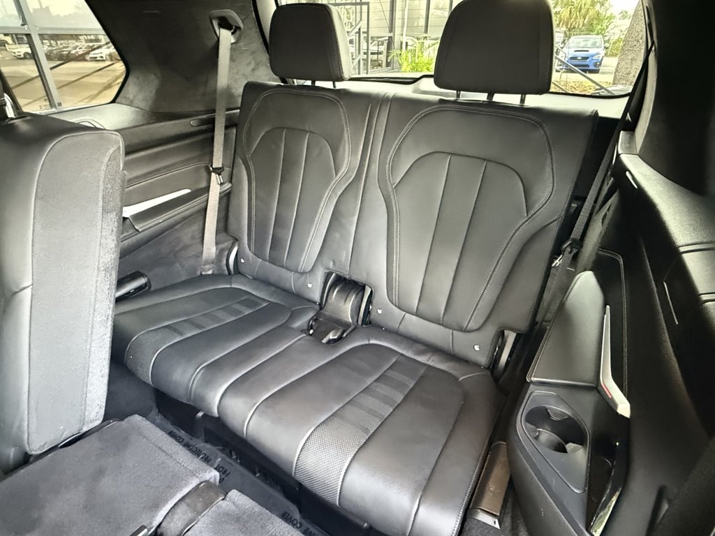2022 BMW X7 - $39,995