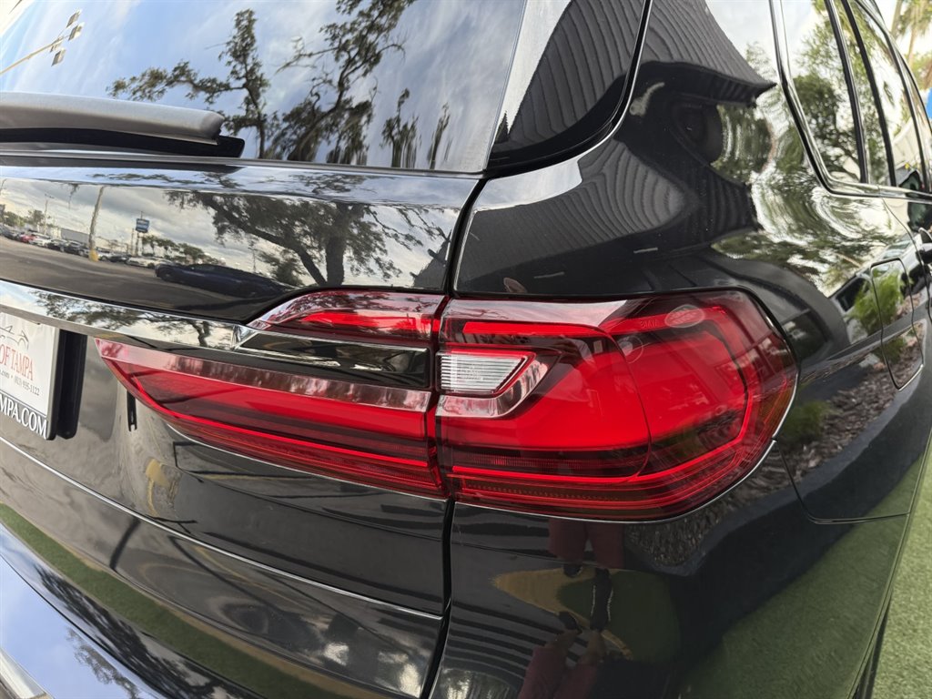 2022 BMW X7 - $39,995