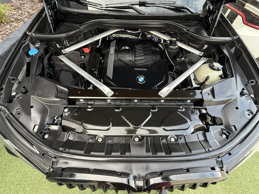 2022 BMW X7 - $39,995