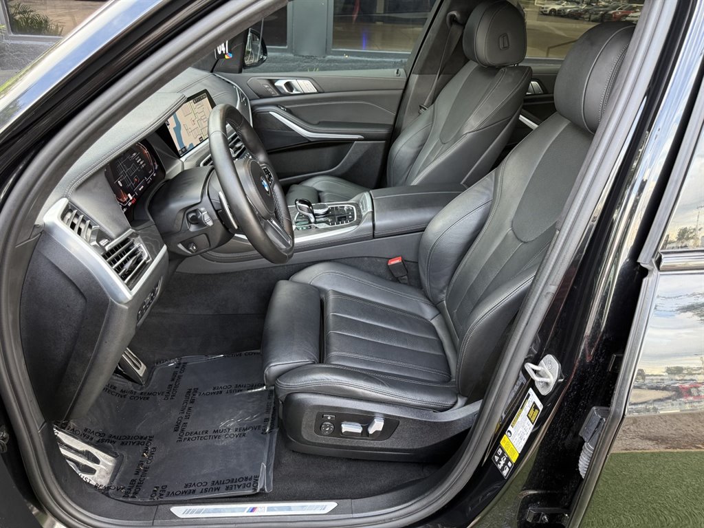 2022 BMW X7 - $39,995