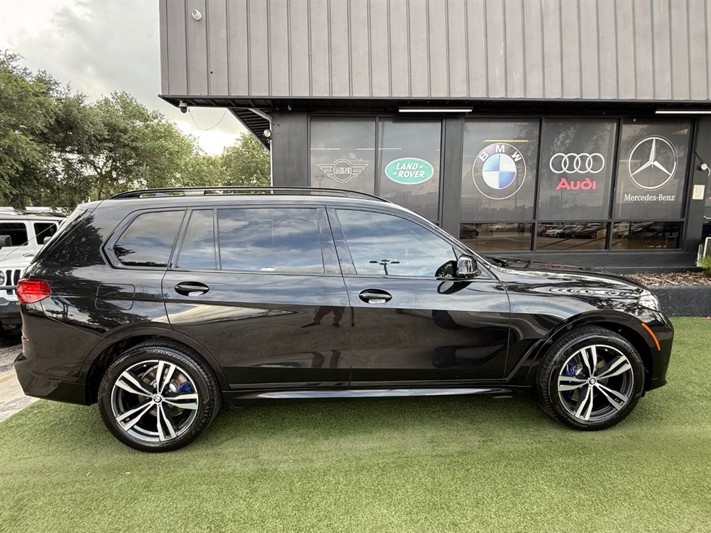 2022 BMW X7 - $39,995