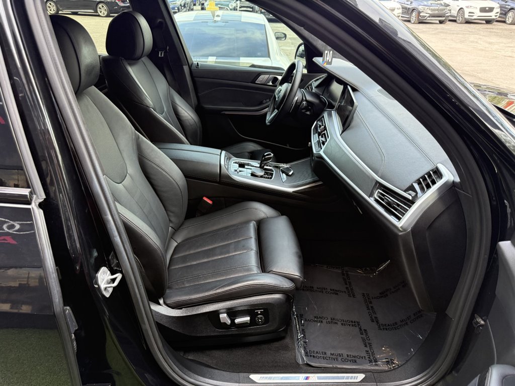 2022 BMW X7 - $39,995