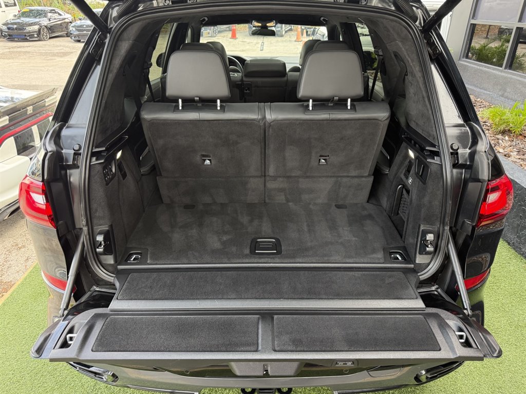 2022 BMW X7 - $39,995