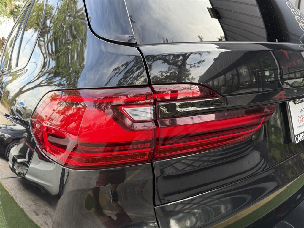2022 BMW X7 - $39,995