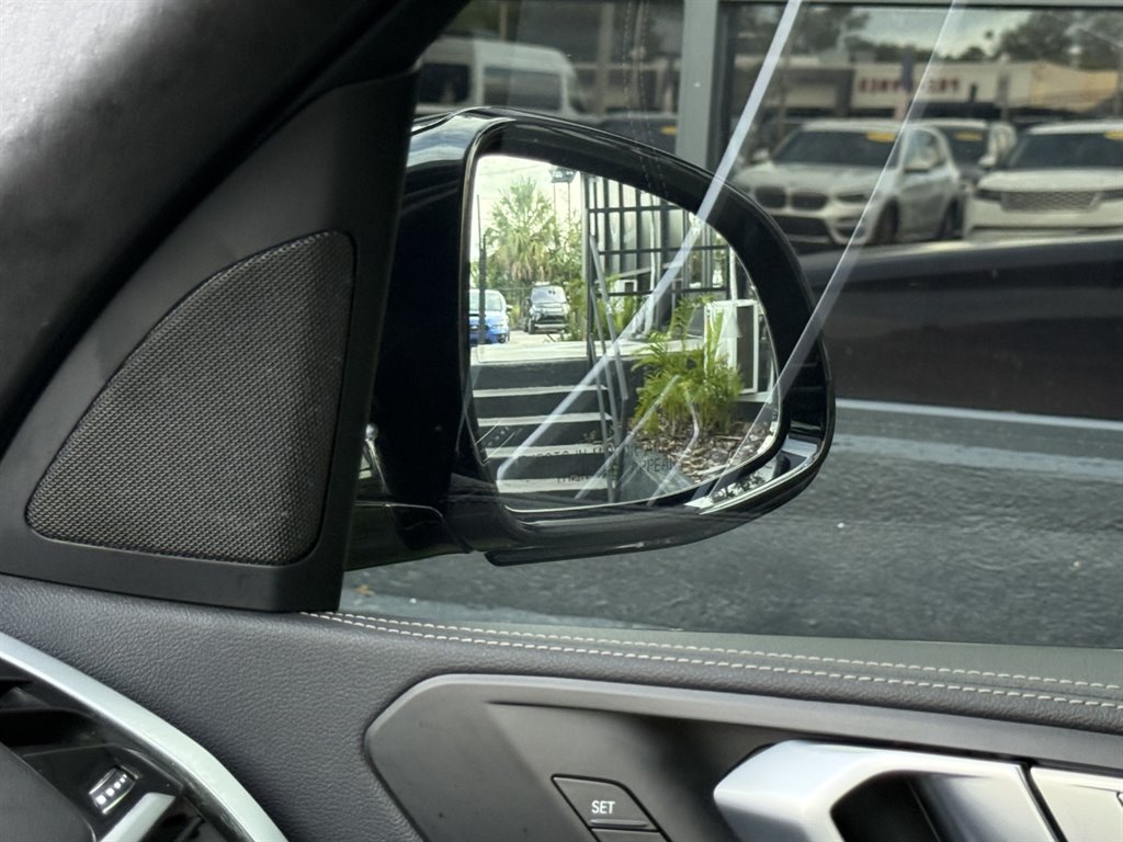 2022 BMW X7 - $39,995