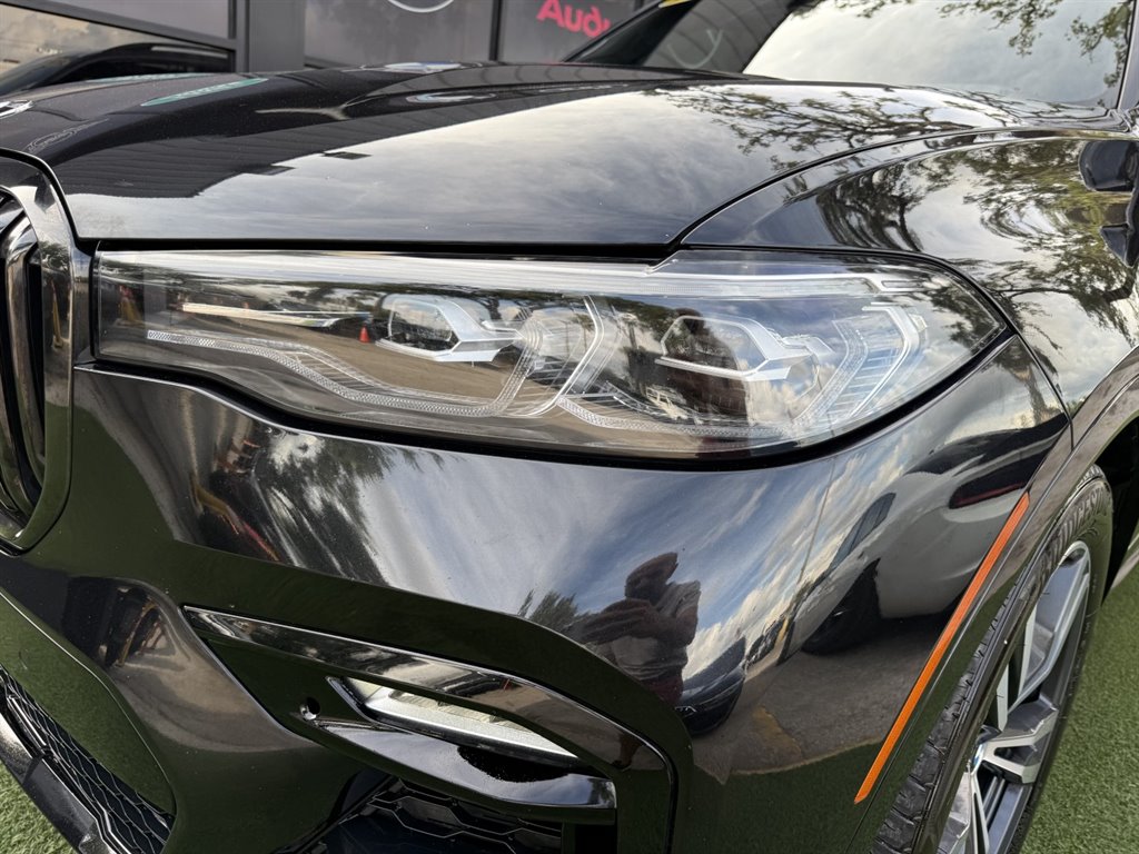 2022 BMW X7 - $39,995
