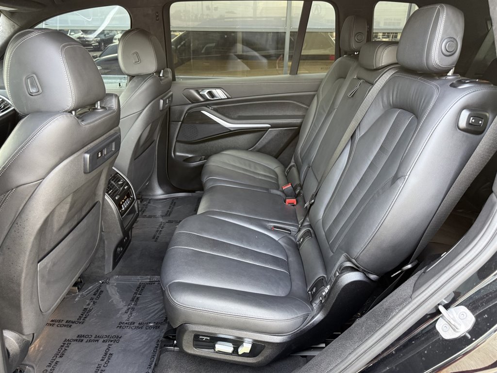 2022 BMW X7 - $39,995