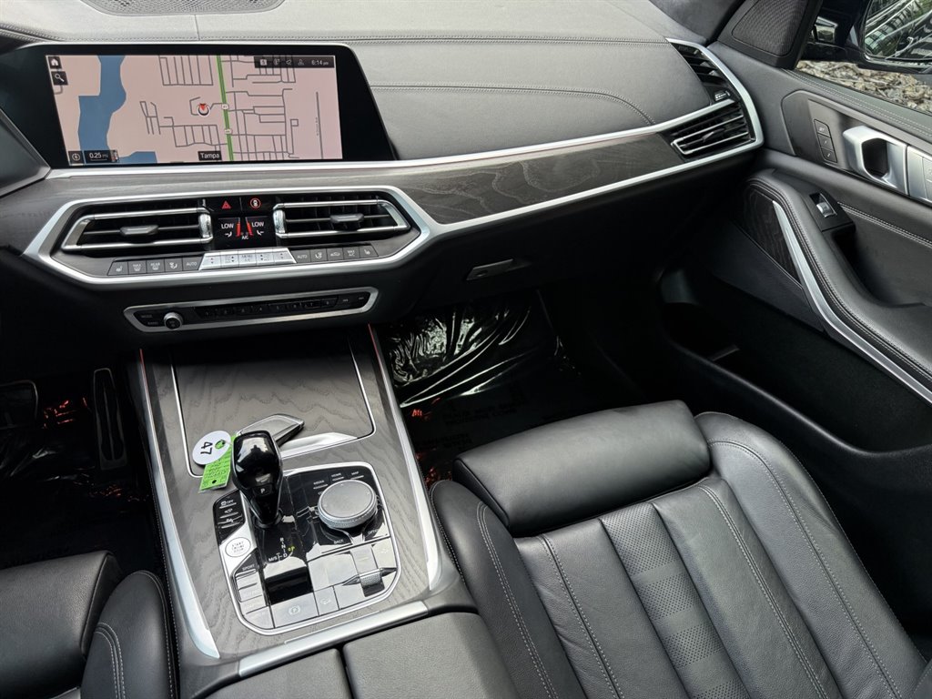 2022 BMW X7 - $39,995