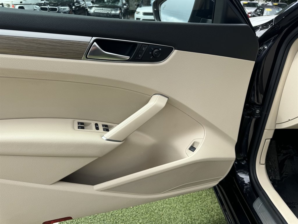 2018 Volkswagen Passat - $15,995