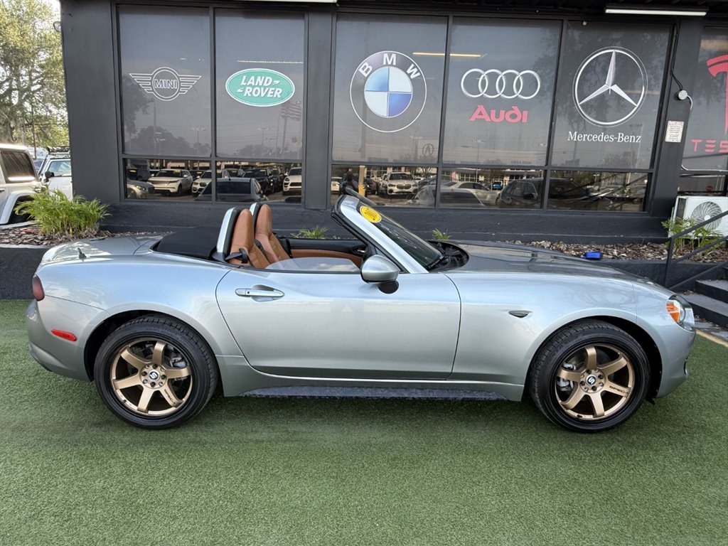 2017 FIAT 124 Spider - $20,995