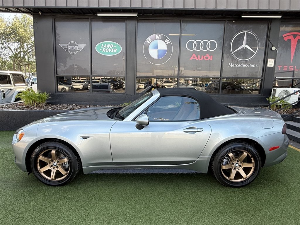 2017 FIAT 124 Spider - $20,995