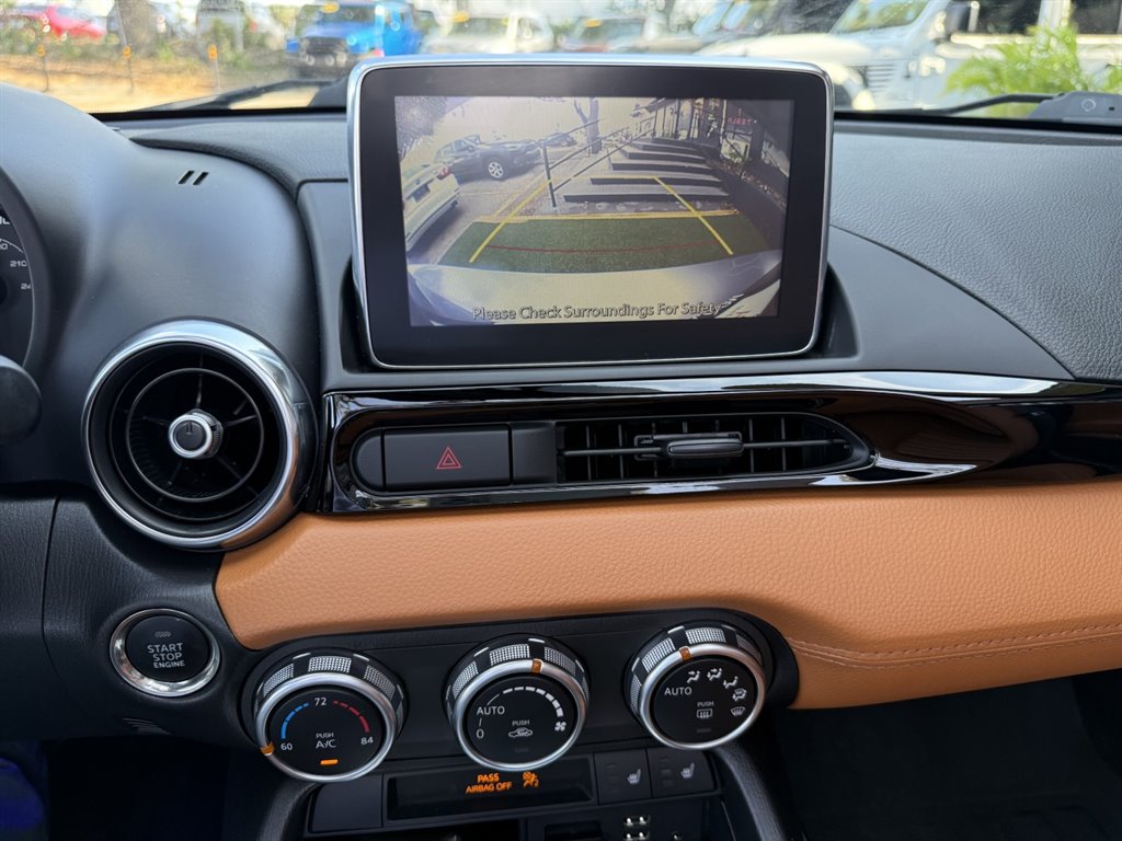 2017 FIAT 124 Spider - $20,995