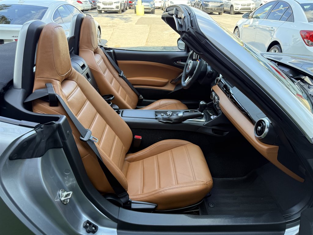 2017 FIAT 124 Spider - $20,995