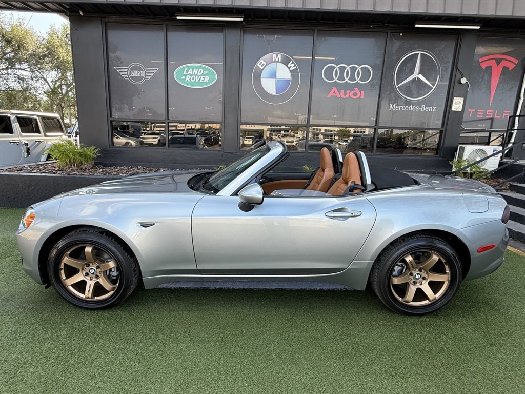 2017 FIAT 124 Spider - $20,995