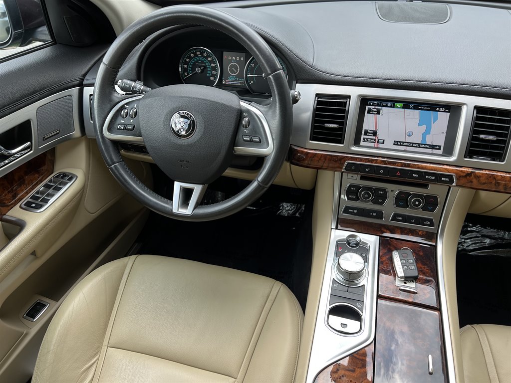 2015 Jaguar XF Premium photo