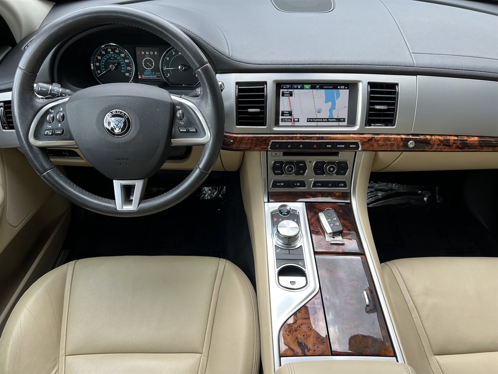 2015 Jaguar XF Premium photo