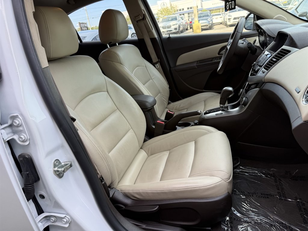 2014 Chevrolet Cruze - $10,995