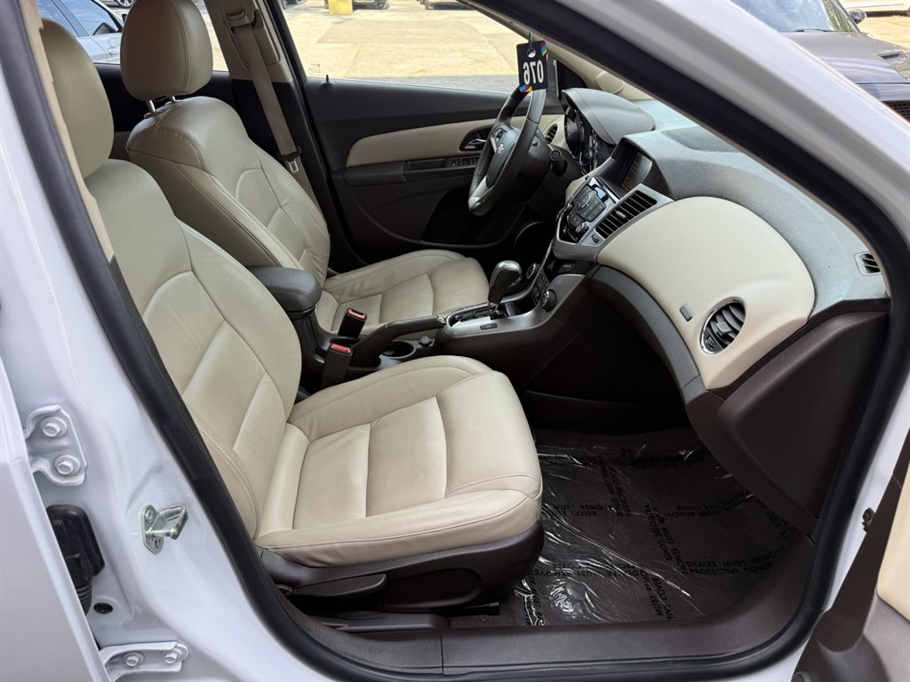 2014 Chevrolet Cruze - $10,995