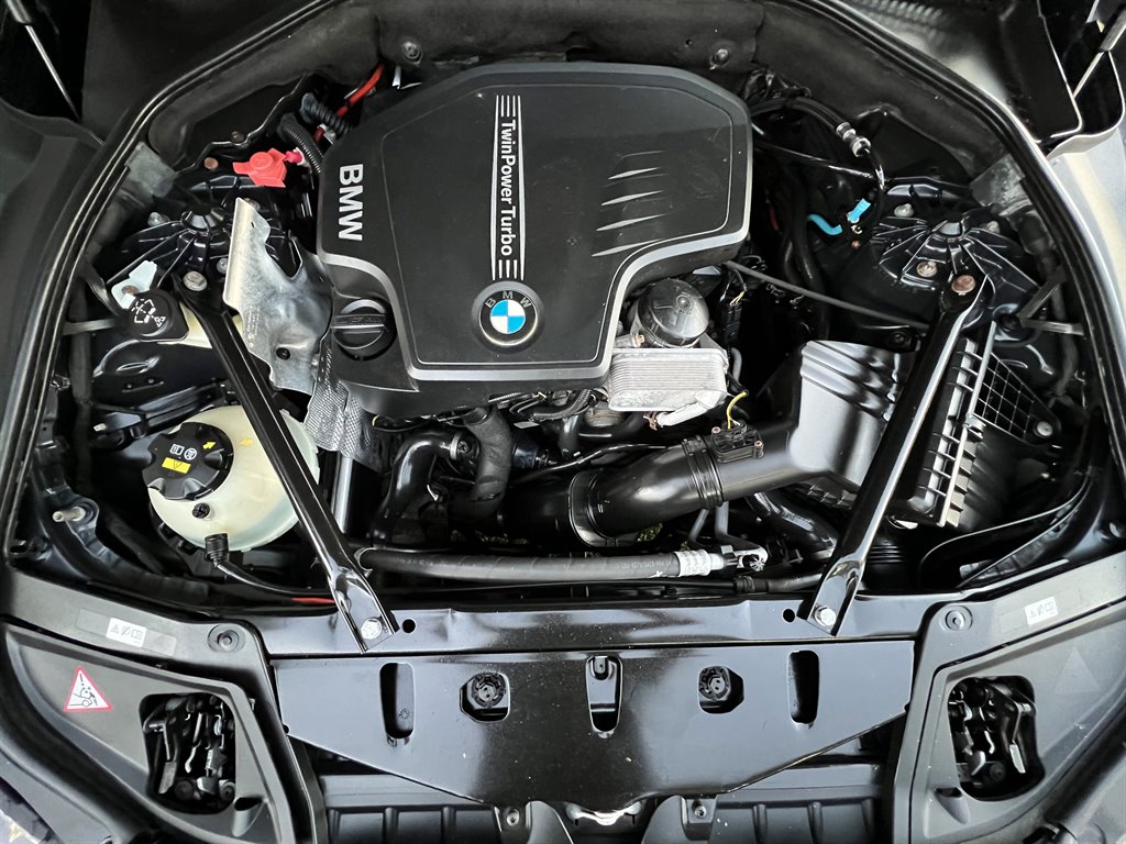 2015 BMW 5-Series 528xi M Sport Pacakg  photo