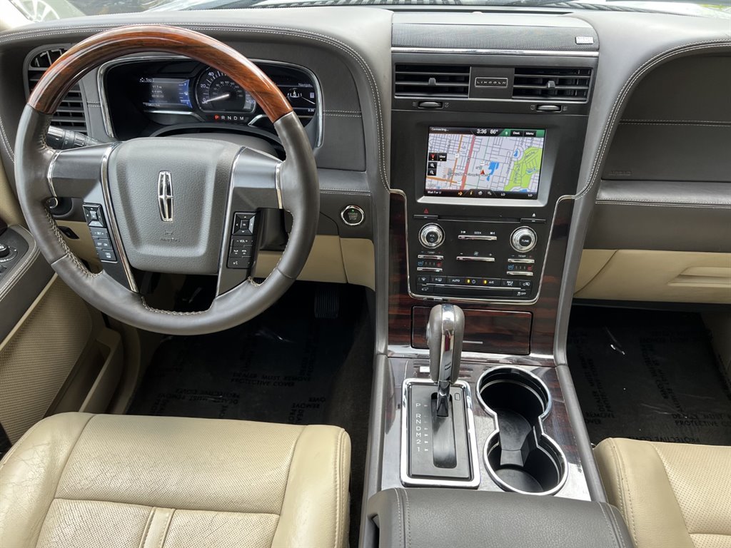 2015 Lincoln Navigator  photo